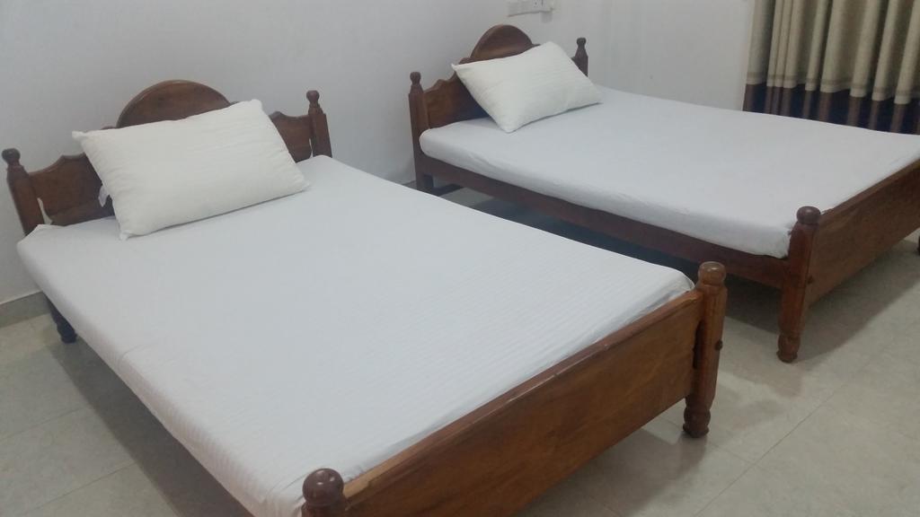 אנוראדפורה Sunhill Lake Tourist Rest מראה חיצוני תמונה